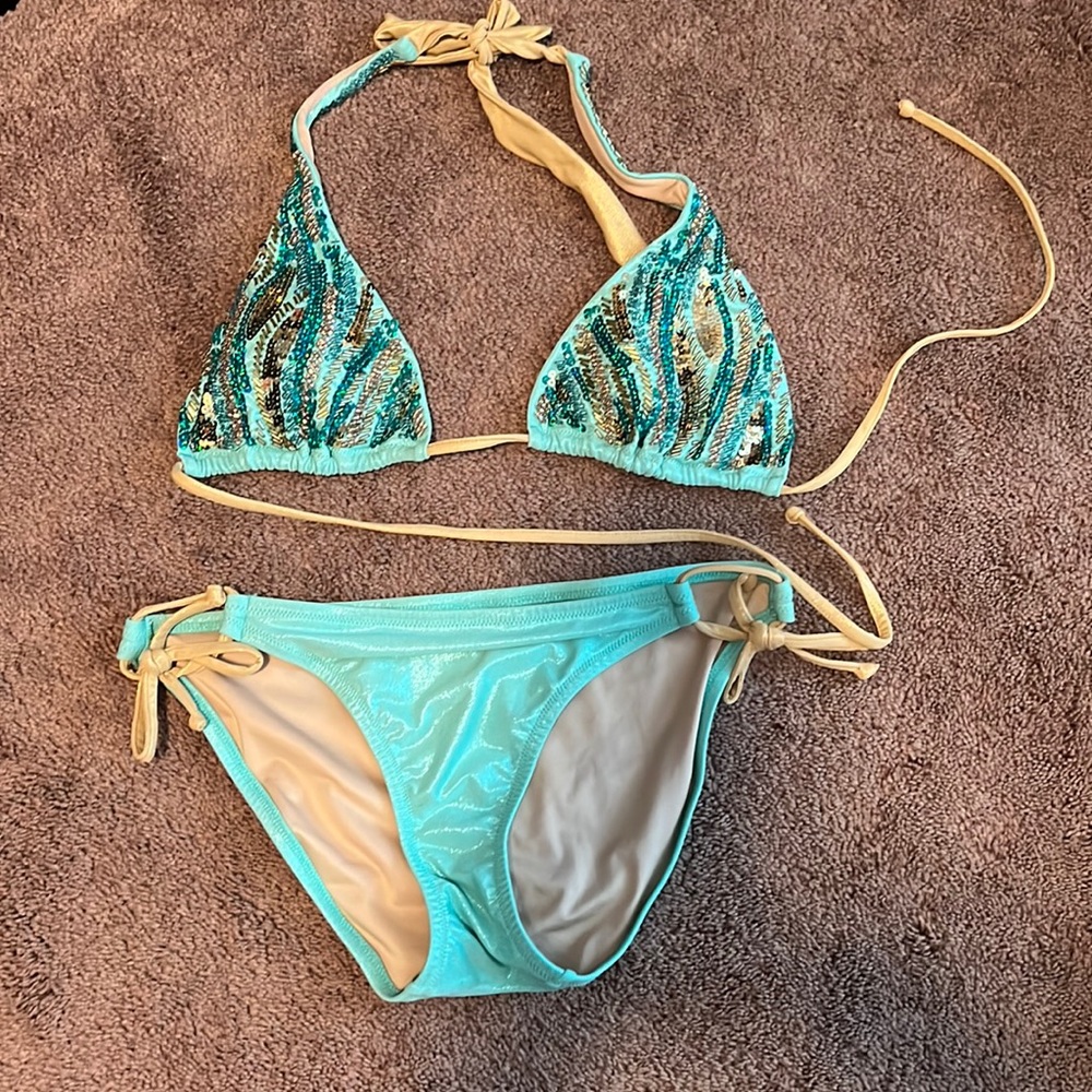 Victoria’s secret string bikini